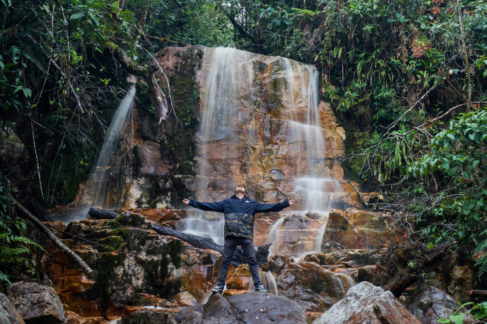 Cascadas Coloradas en Limón Indanza