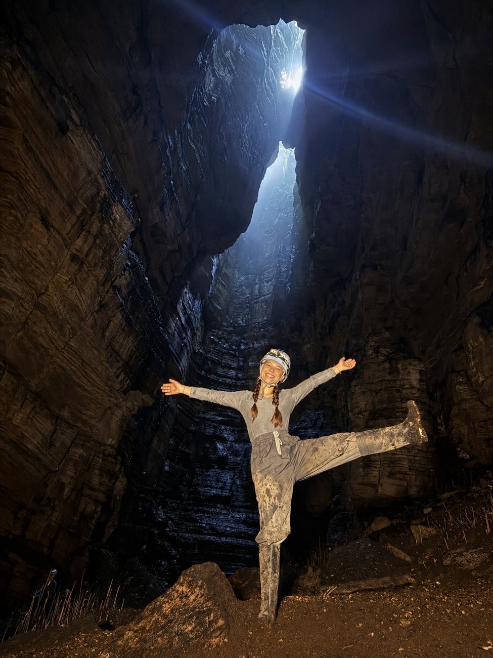Exploración de la Cueva de los Tayos