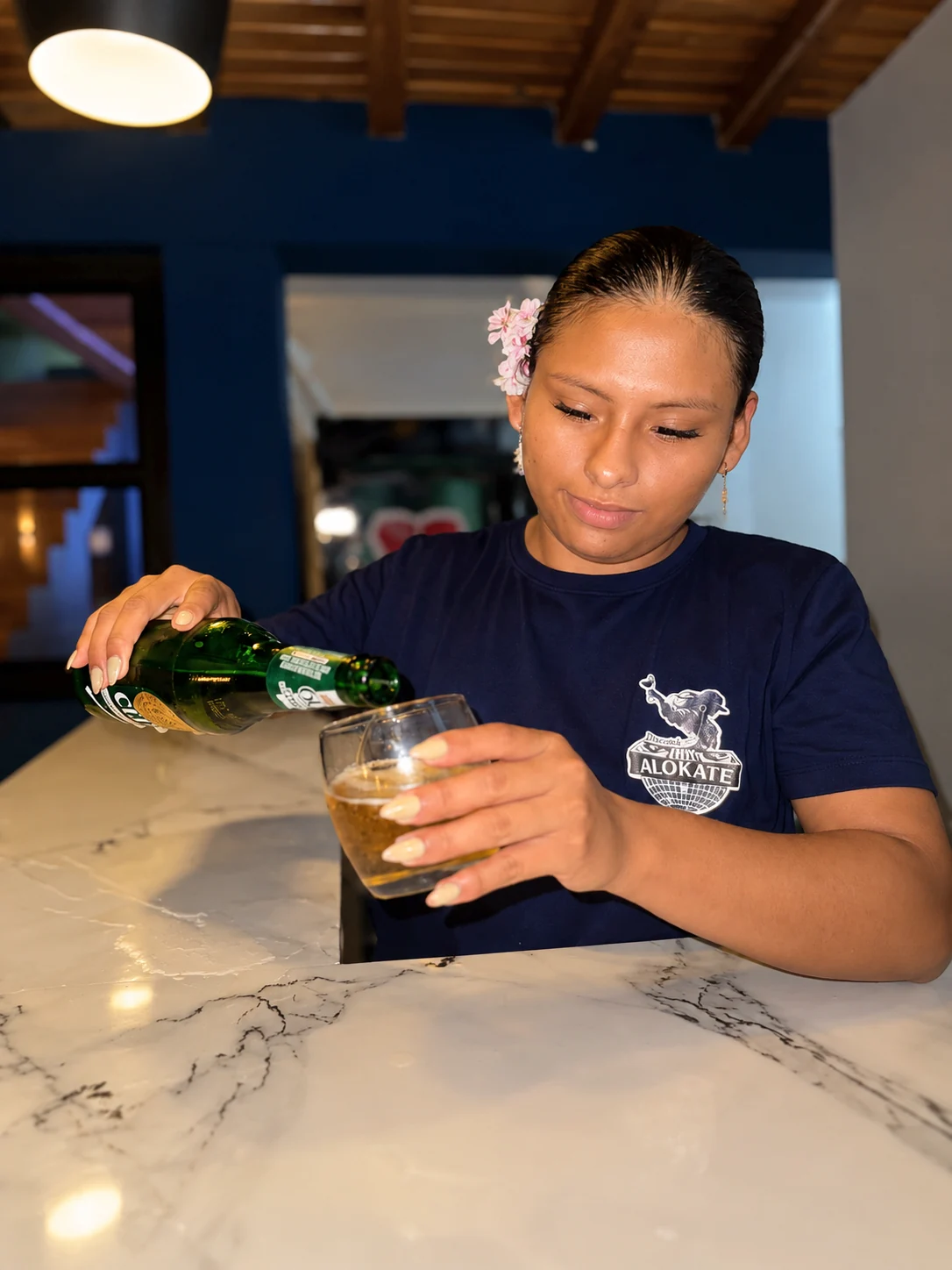 Atención en la barra de Alokate