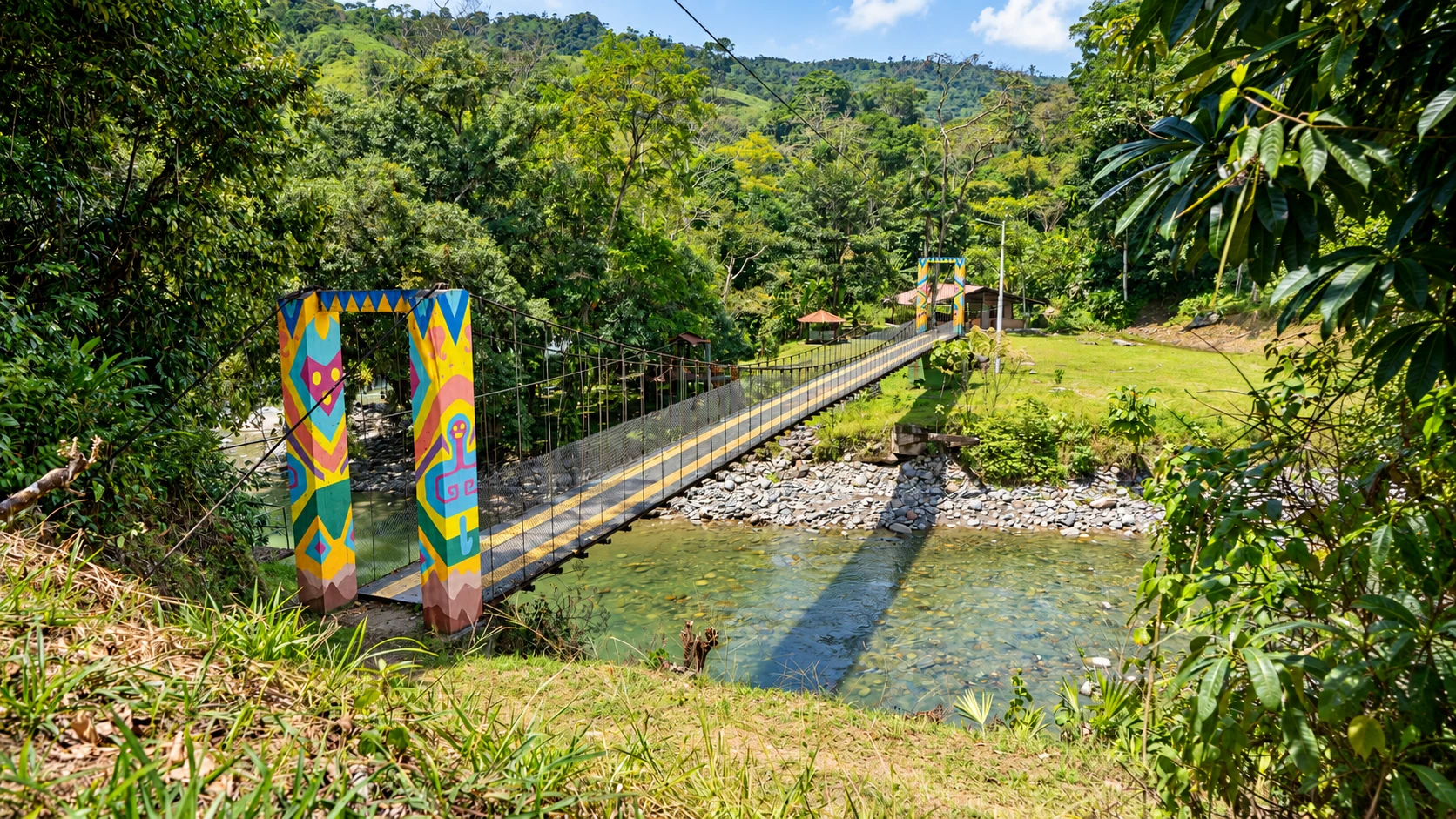 Campo Alegre — puente colgante sobre el río